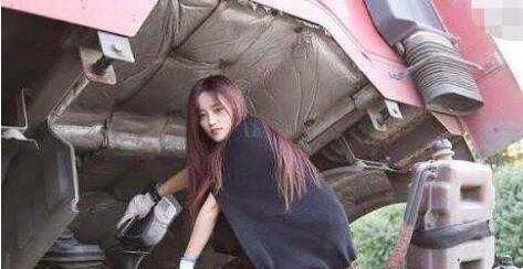 为何长途货车司机都会带一个女人出行？说出来你都不信
