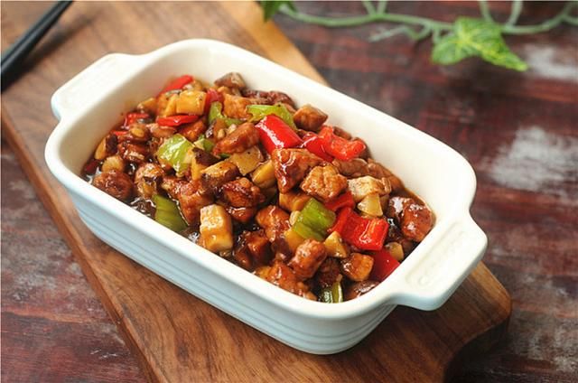 5块钱的猪肉,做了一道大菜,酱香浓郁,连汤汁都泡饭吃光光啦