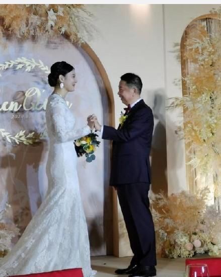 63岁紫金矿业董事长陈景河娶38岁妻子:她是一座高品位金矿
