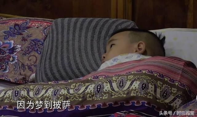 Jasper晚上做梦还说梦话,陈小春既嫌弃又心疼