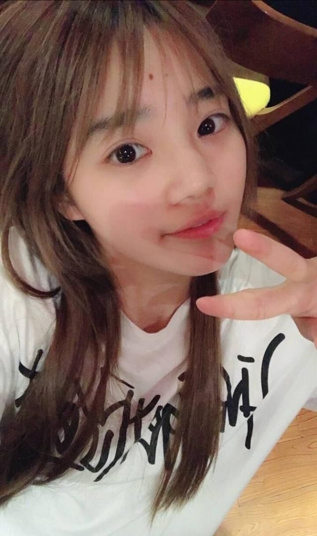 斗鱼吃鸡一姐雪MM晒自拍 网友感叹百万摄像头