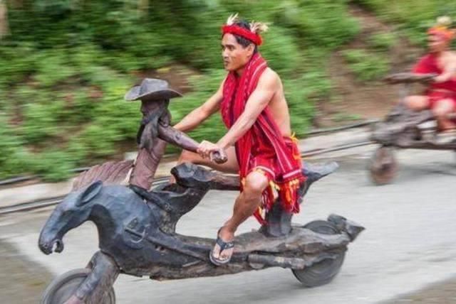 环球最奇葩的两轮车:不烧油不充电,速度达50码,人人都能造出来