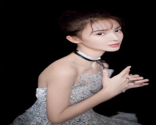 跳舞出身的金晨，意外做演员演技被吐槽，如今乘风破浪终有成
