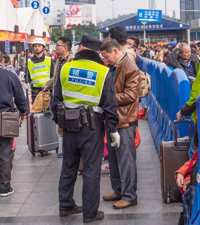 秒掉20万人就挤爆的深圳北站！！！广州火车站，是检验春运效率的