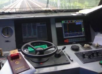 学员问:教练我如何去考火车驾驶证