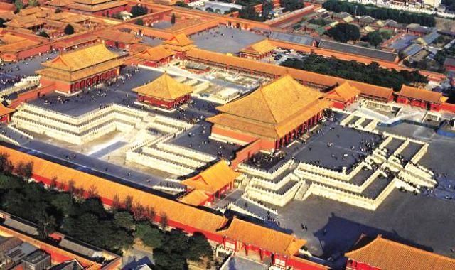 《雍正王朝》:康熙晋升德妃为皇贵妃,用意是什么?