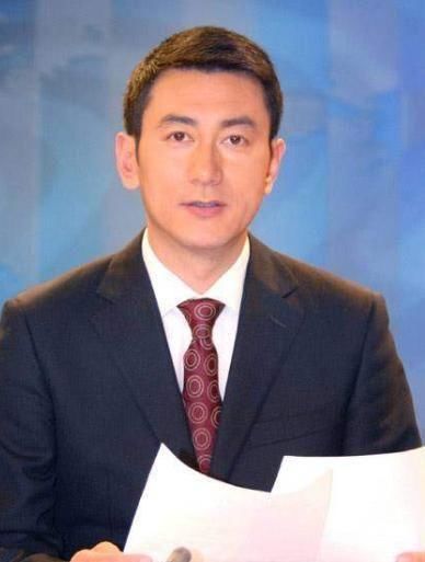 低调央视夫妻主持，结婚16年仍甜蜜恩爱，今儿女双全惹人羡