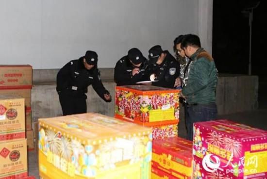北京怀柔警方再查处一起非法买卖运输烟花爆竹