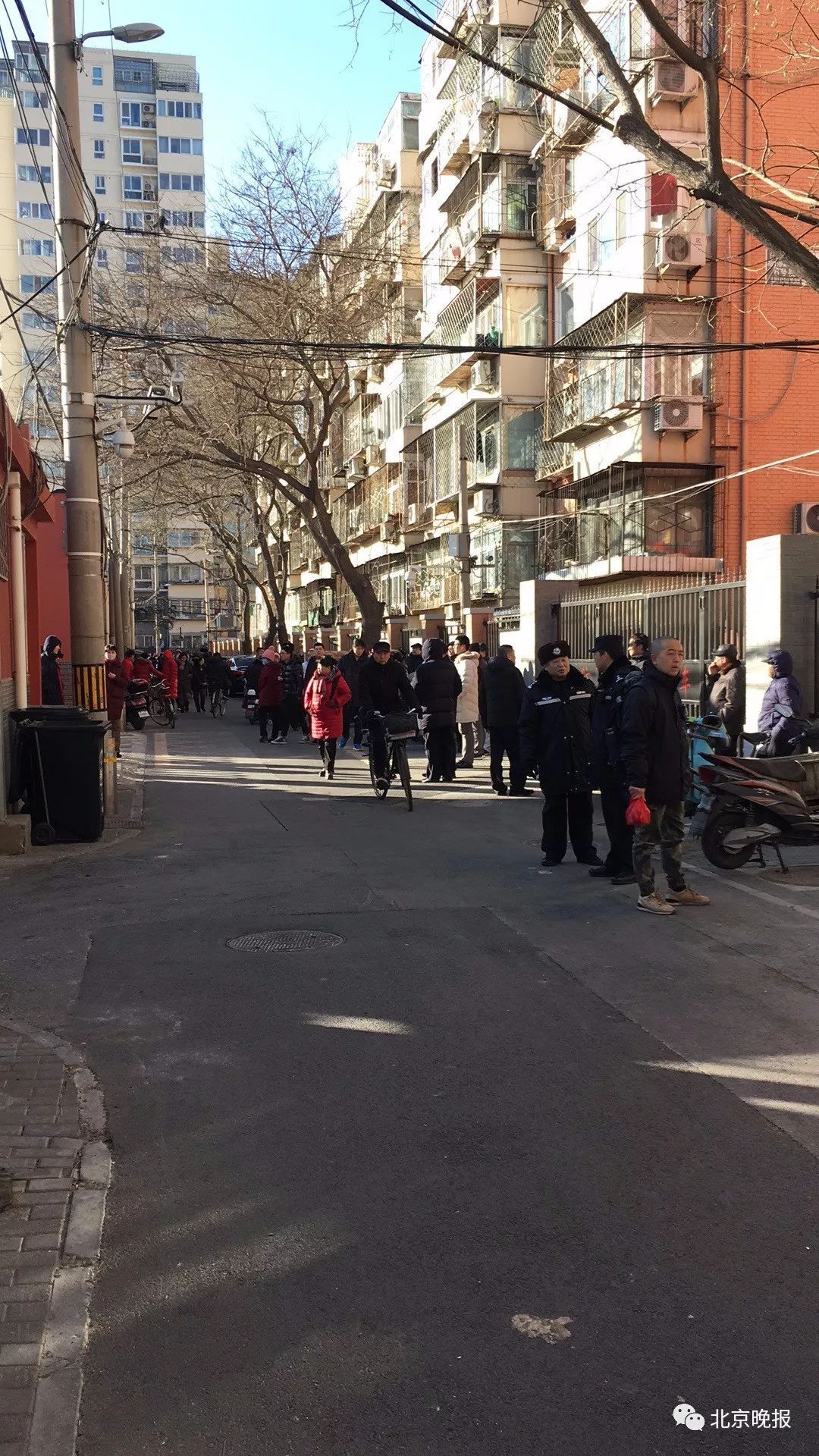 官方通报:北京西城一小学发生伤人事件 ,20个孩