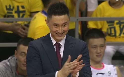 广东1:0新疆!杜峰表情太抢镜:a表情+不满+欢名称包表情漫画著名图片