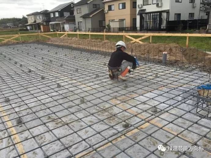 被动房采暖制冷新技术:地埋管新风系统节能建筑的建造过程分享