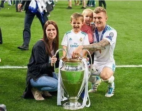 皇马球员最新身价:瓦拉内为全球最贵中卫,一球