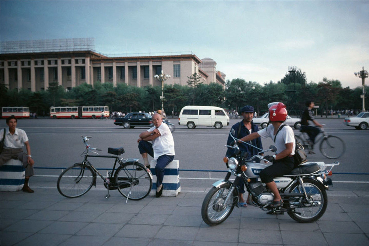 17张老照片记录80年代的老北京城