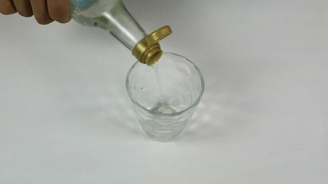 冰糖泡在白醋水里,还有这么多妙用,可惜很多人