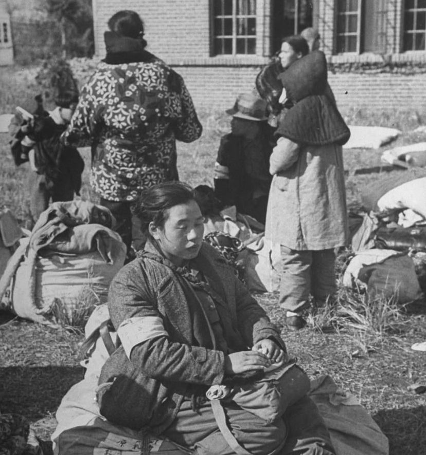 1945年遣返的日本人接受最严海关检查
