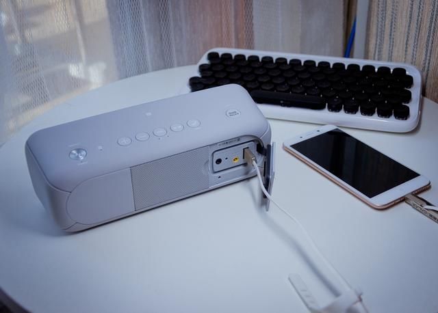 低音越狠灯越浪,索尼无线蓝牙防水音箱测评!_