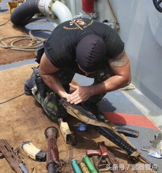 军事丨新加坡和泰国军队装备的制式步枪