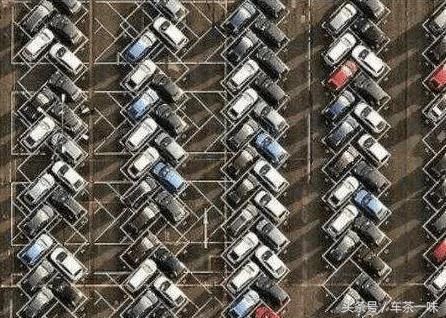 看完日本神奇的停车位,我交违章停车罚款时眼