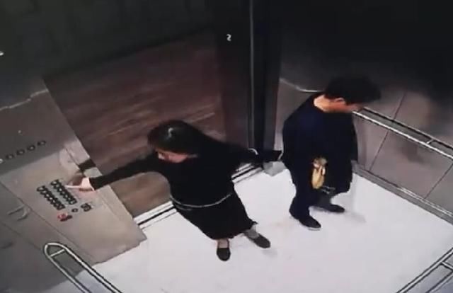 仙人跳实锤?疑似刘强东明州案视频曝光,女子主