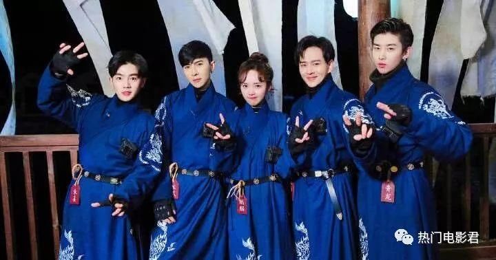 粉丝手撕芒果节目组P遗照侮辱日韩明星，看到导演的道歉声明，吃