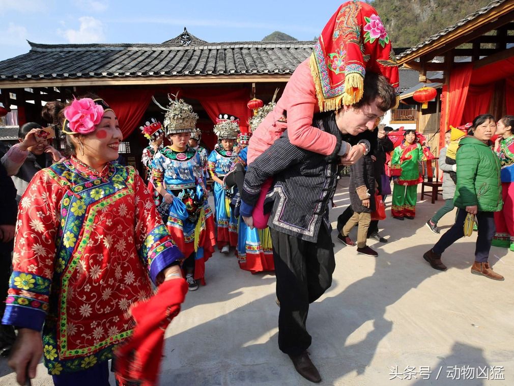 乌克兰美女嫁中国郎 外国人青睐中国传统婚礼