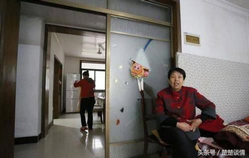 婆婆，你不是喜欢听好听话？大过年的，怎么不去找你那孝顺女儿？