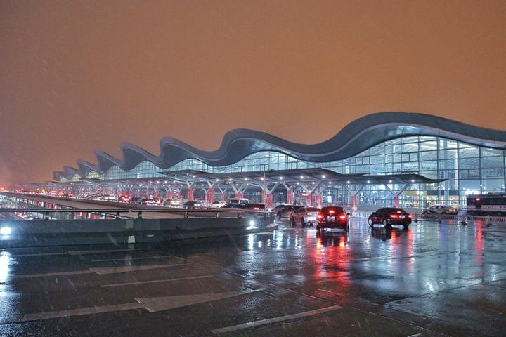 杭州机场春节客流连创新高 7天运送81万人次