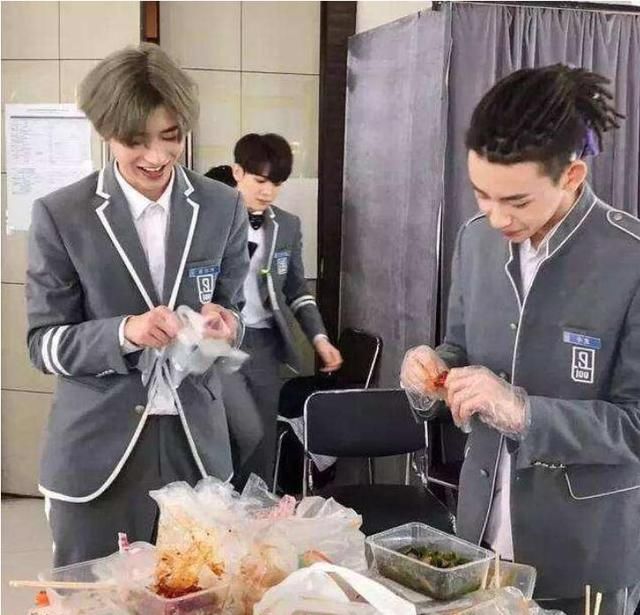 明星外卖和网购都用什么名字 陈伟霆变女士,热