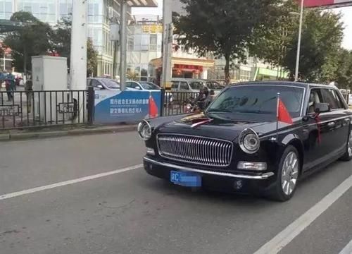 西南区第一台红旗L5落户重庆,网友街头偶遇:没