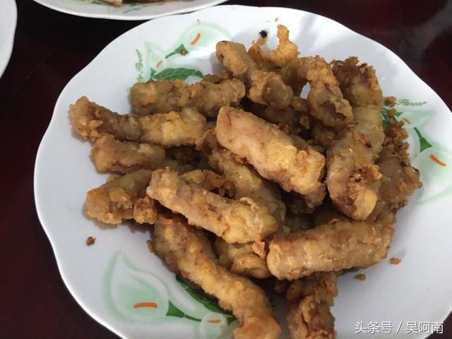 大姨妈家拜年,她却端了一大盘青菜招待我们,真相让我们感动