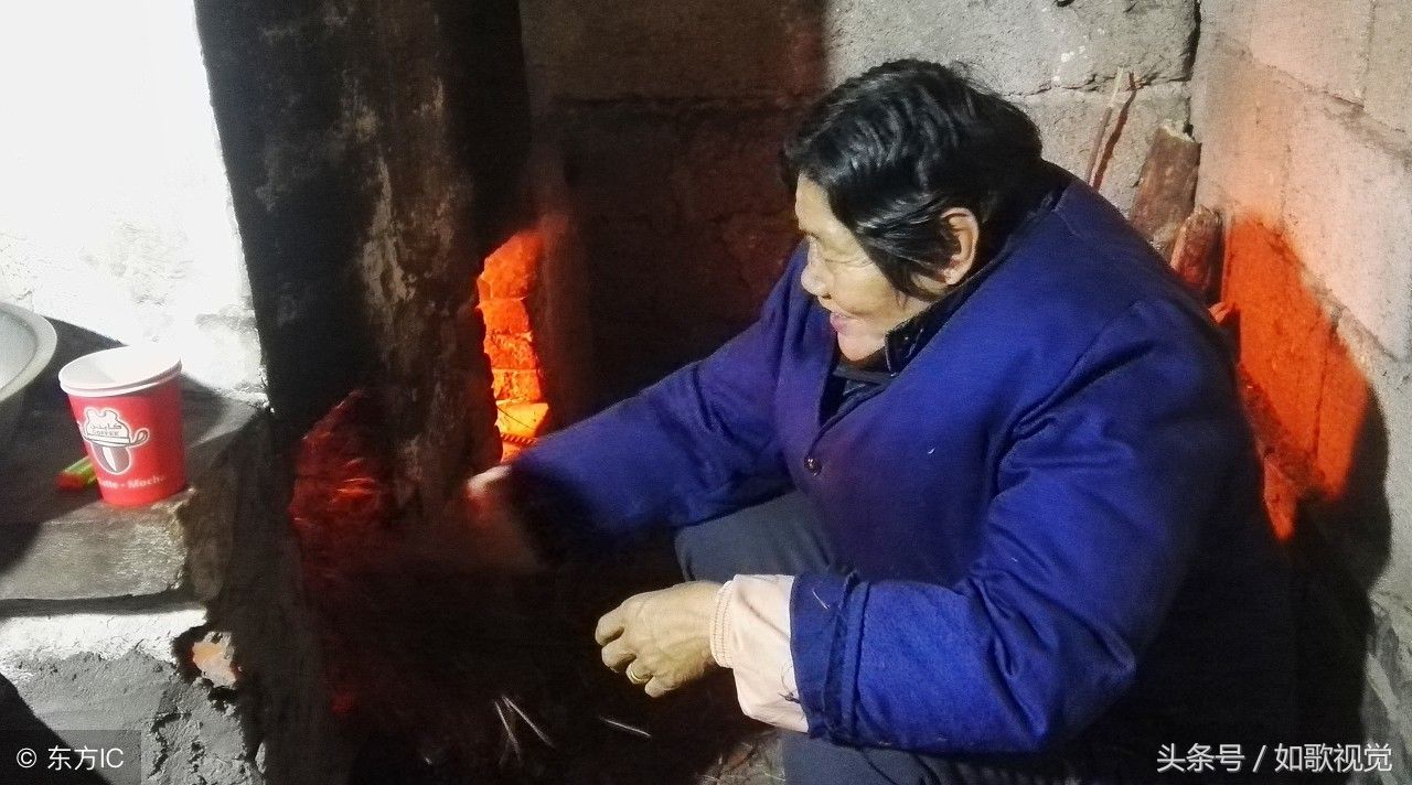 农村老人与城市老人16张对比图,环境不同,日子过得也不同