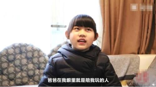 父亲穿自制钢铁侠服装去学校,只为完成女儿的