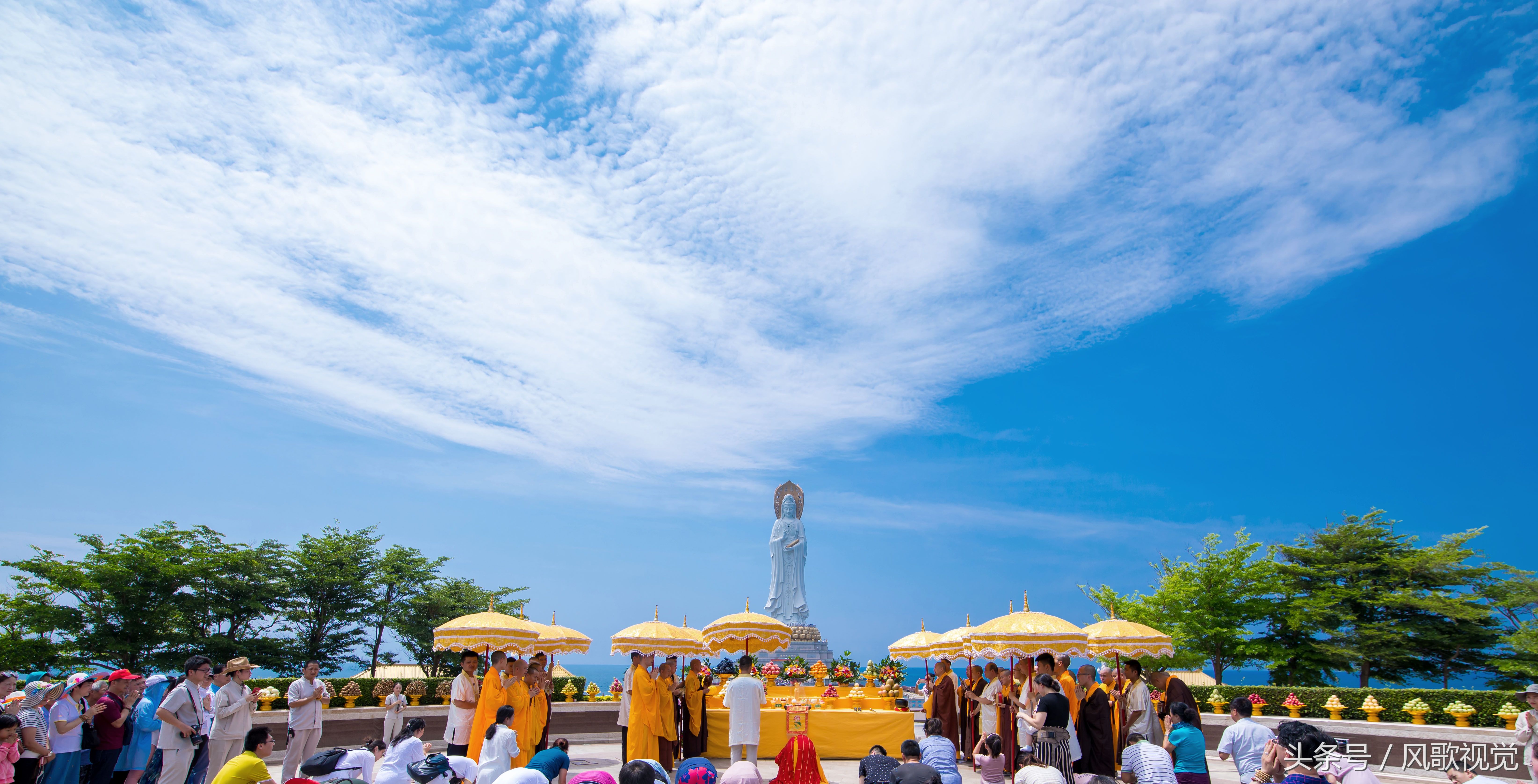海南三亚:南山海上观音举行开光十三周年纪念祈福法会
