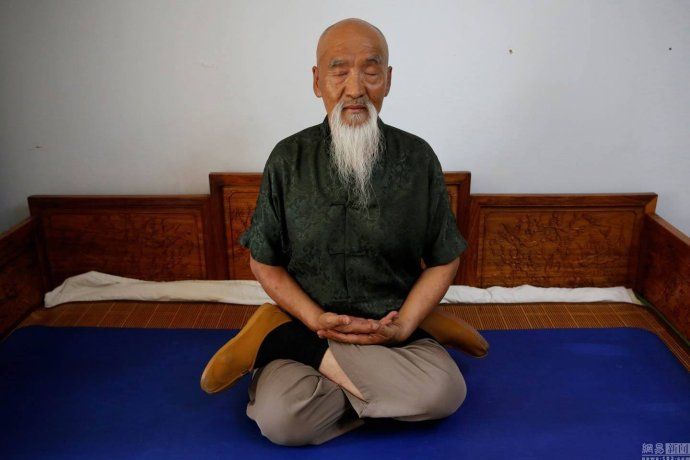 [转载]阳光师姐:打坐念佛的方法及可能出现的身