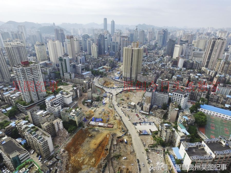 贵阳人民大道建设如火如荼,一条宽敞的大道在向人们走来