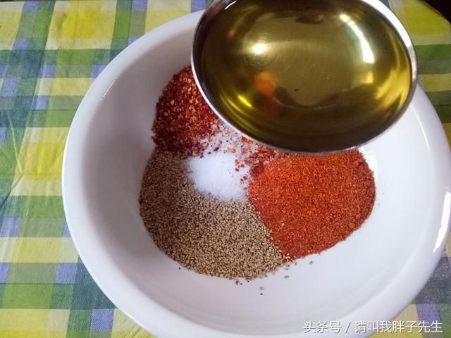辣椒油的祖传配方，比饭店还要好吃，喜欢吃辣的不容错过！