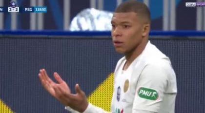 梅西夺冠你在干什么? 内马尔打球迷太不理智,