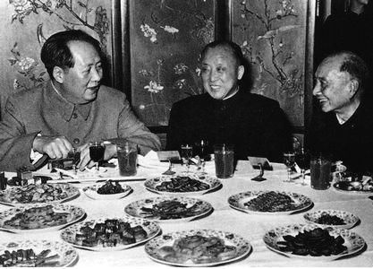 第一个从海外归来的国民党嫡系将领 毛主席设宴款待