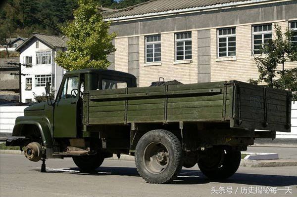 实拍朝鲜街头汽车 随处可见中国生产的解放和东风