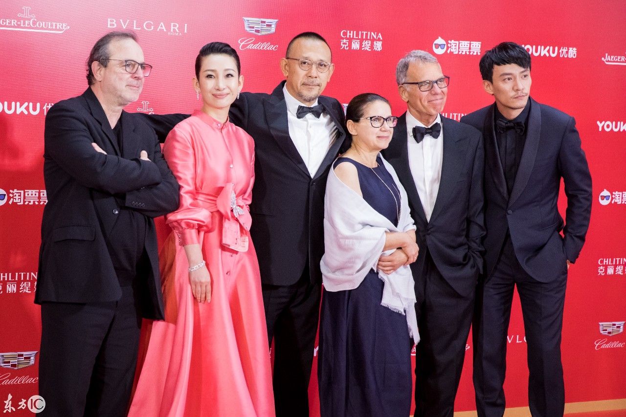 群星闪耀!第21届上海国际电影节开幕开幕，大碗明星亮相红毯