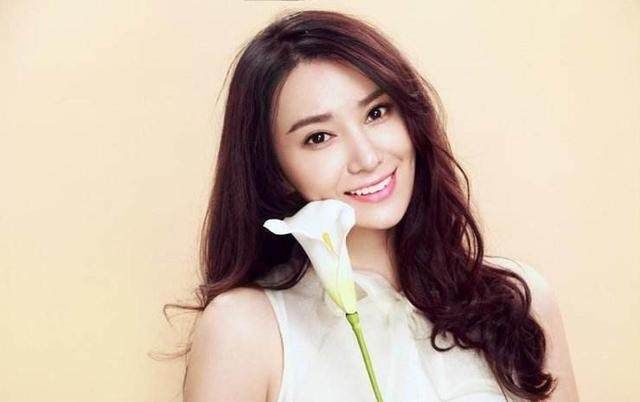 感情中最念旧的四大星座,尤其是第一名,前任一直住在心里