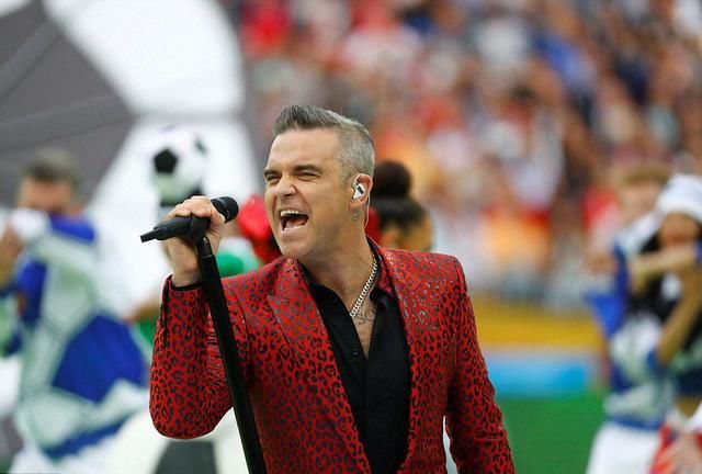 开幕式献唱竖中指 坏小子成最大槽点