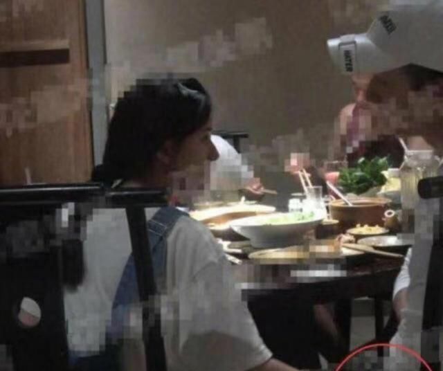 赵露思李宏毅私下聚餐,两人疑似因戏生情,举止异常亲昵