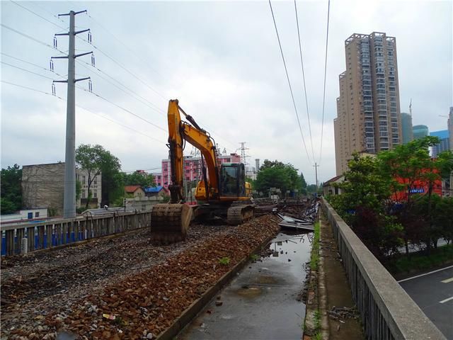 武汉干大事 拆铁路 扩空间 武九铁路北环线终于开拆