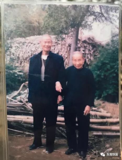 生死相随的爱!96岁丈夫去世10天后，91岁妻子也追随而去