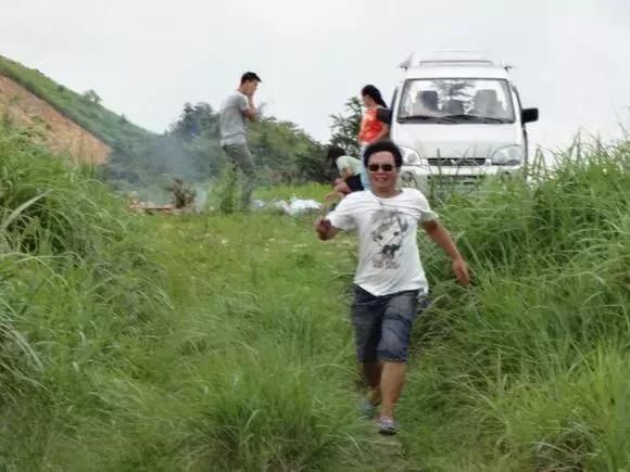 求特效p点大神园诱美女,表示我这一脚非常牛逼_【今日图片