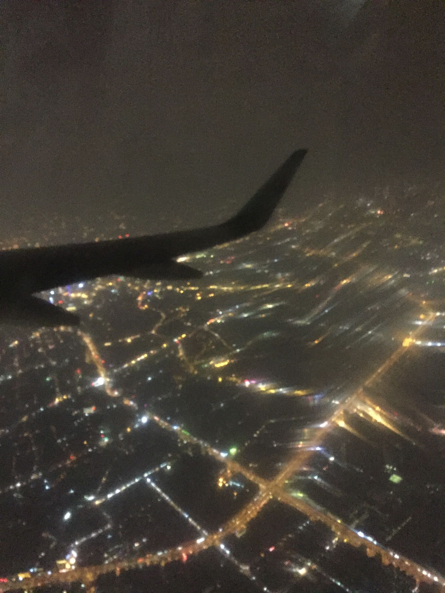 夜晚能够在飞机上看到成都的夜景真的是太美了.