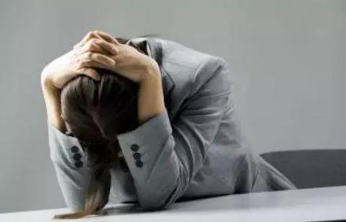 生了儿子,婆家奖励一套房,第二天看到房产证,姐