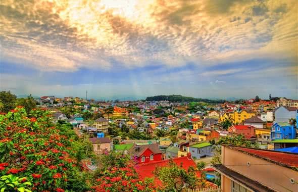 中国男子在越南旅游吃饭时，被美女服务员“送菜”，结账时却懵了