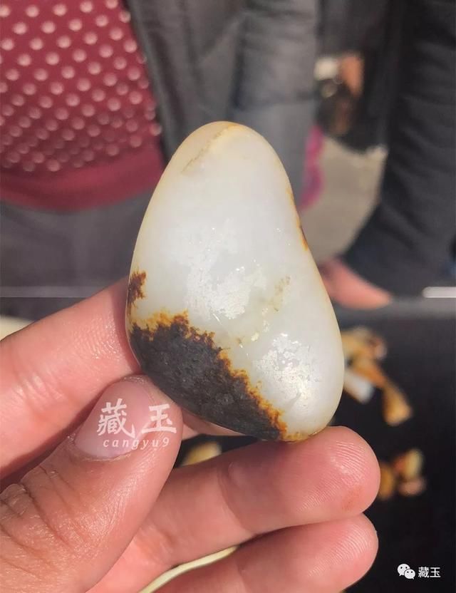 如今的籽料价格比年前涨了多少呢？我们一起来看看